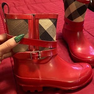 BURBERRY boots